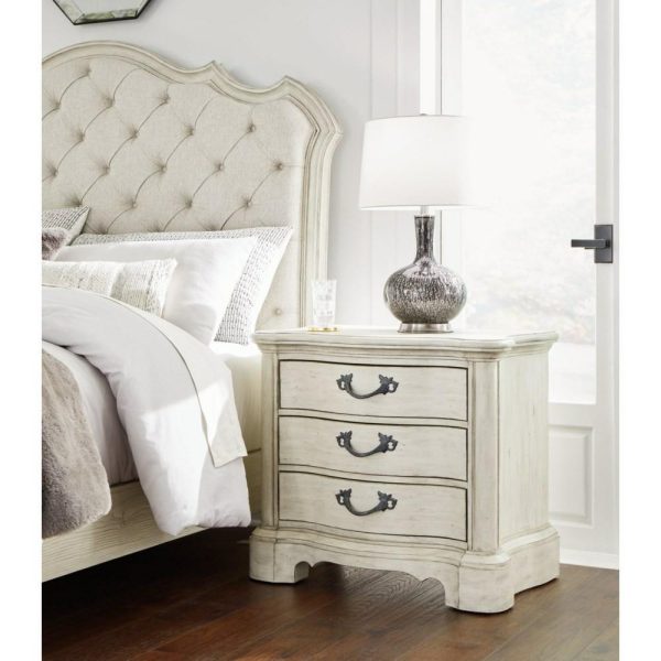 Traditional 3-Drawer Nightstand  |  Nightstands Bedroom Nightstands