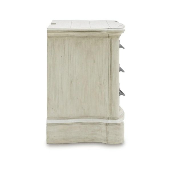 Traditional 3-Drawer Nightstand  |  Nightstands Bedroom Nightstands