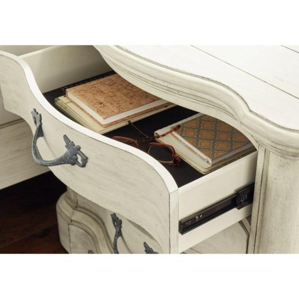 Traditional 3-Drawer Nightstand  |  Nightstands Bedroom Nightstands