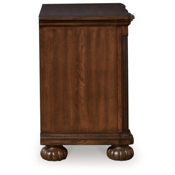 Traditional 3-Drawer Nightstand With Hidden Pull-Out Tray  |  Nightstands Bedroom Nightstands