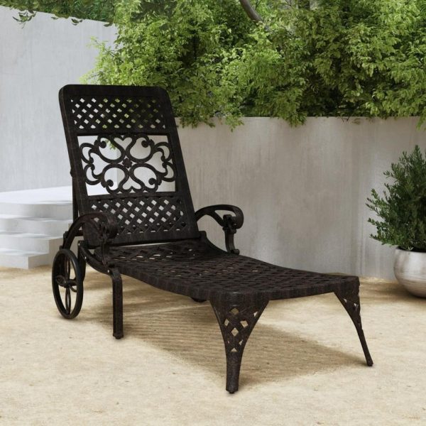 Traditional Outdoor Chaise Lounge With Wheels  |  Chaises Chaises Chaises